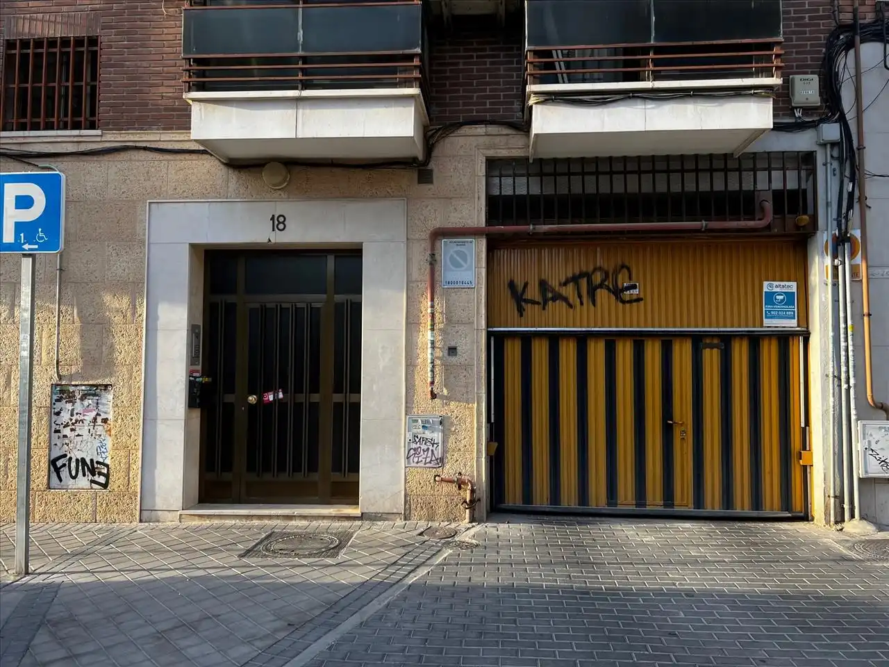 Vista exterior de Garaje en venta en Madrid
