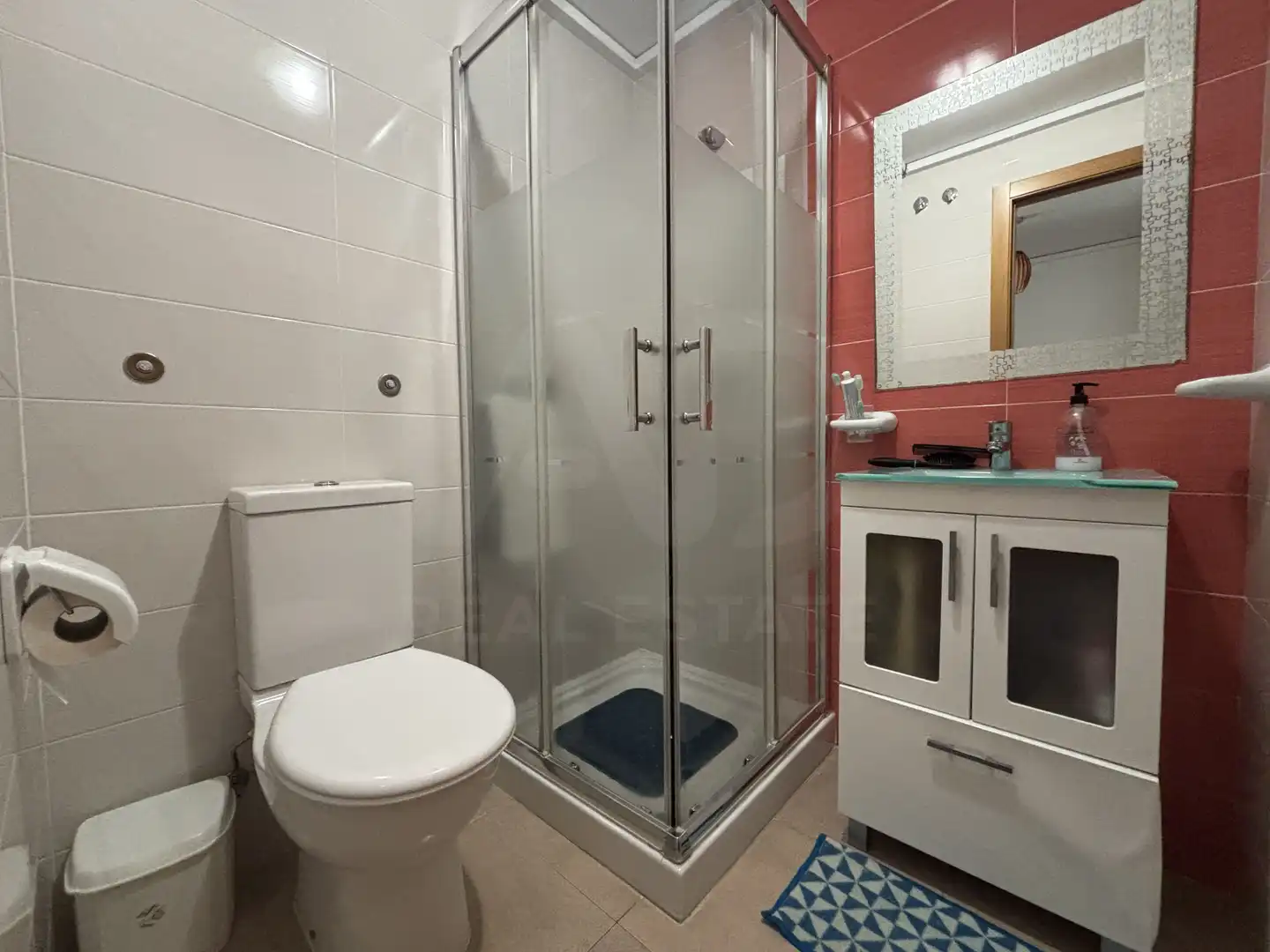 Bathroom of Flat for sale in Dénia  with Air Conditioner, Heating and Terrace