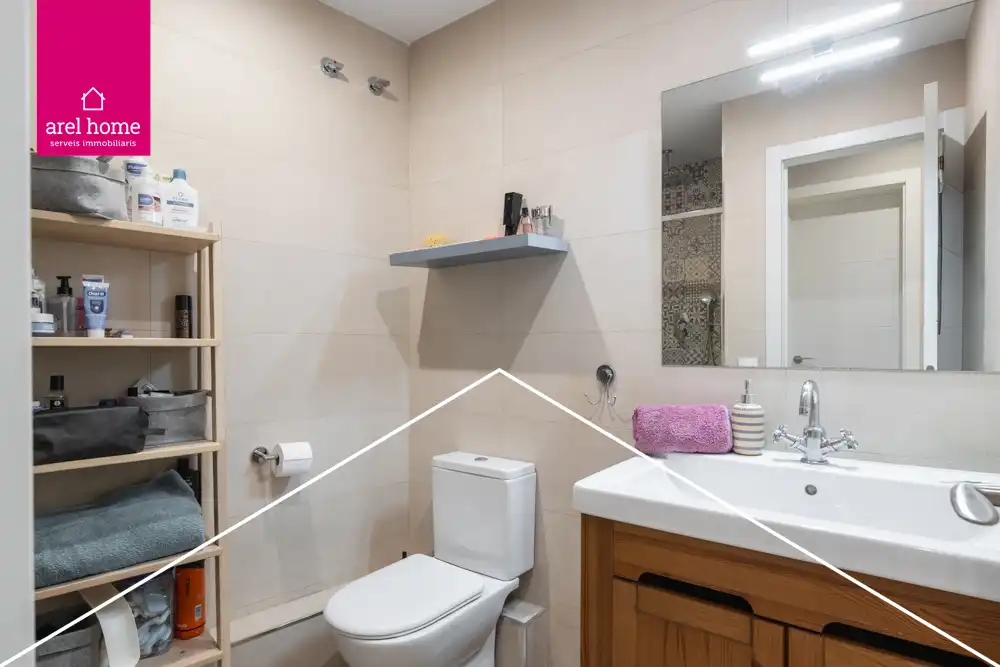 Badezimmer von Wohnung zum Verkauf in Esplugues de Llobregat mit Klimaanlage, Heizung und Parkett