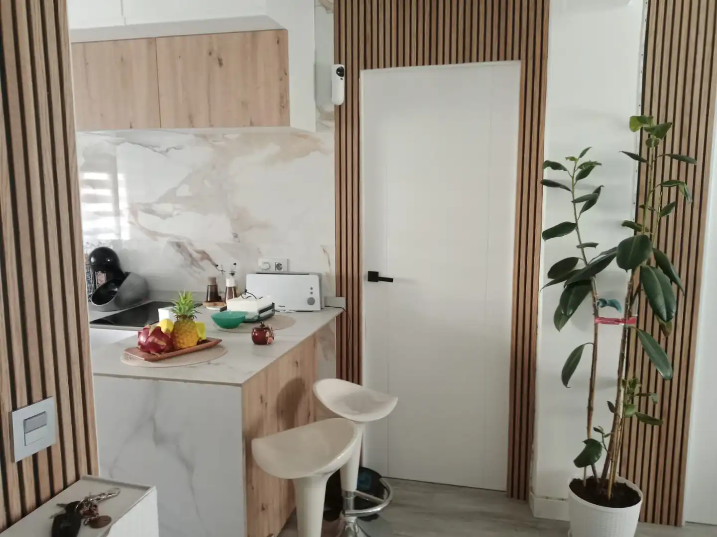 Cuina de Pis en venda en Oviedo  amb Calefacció i Moblat