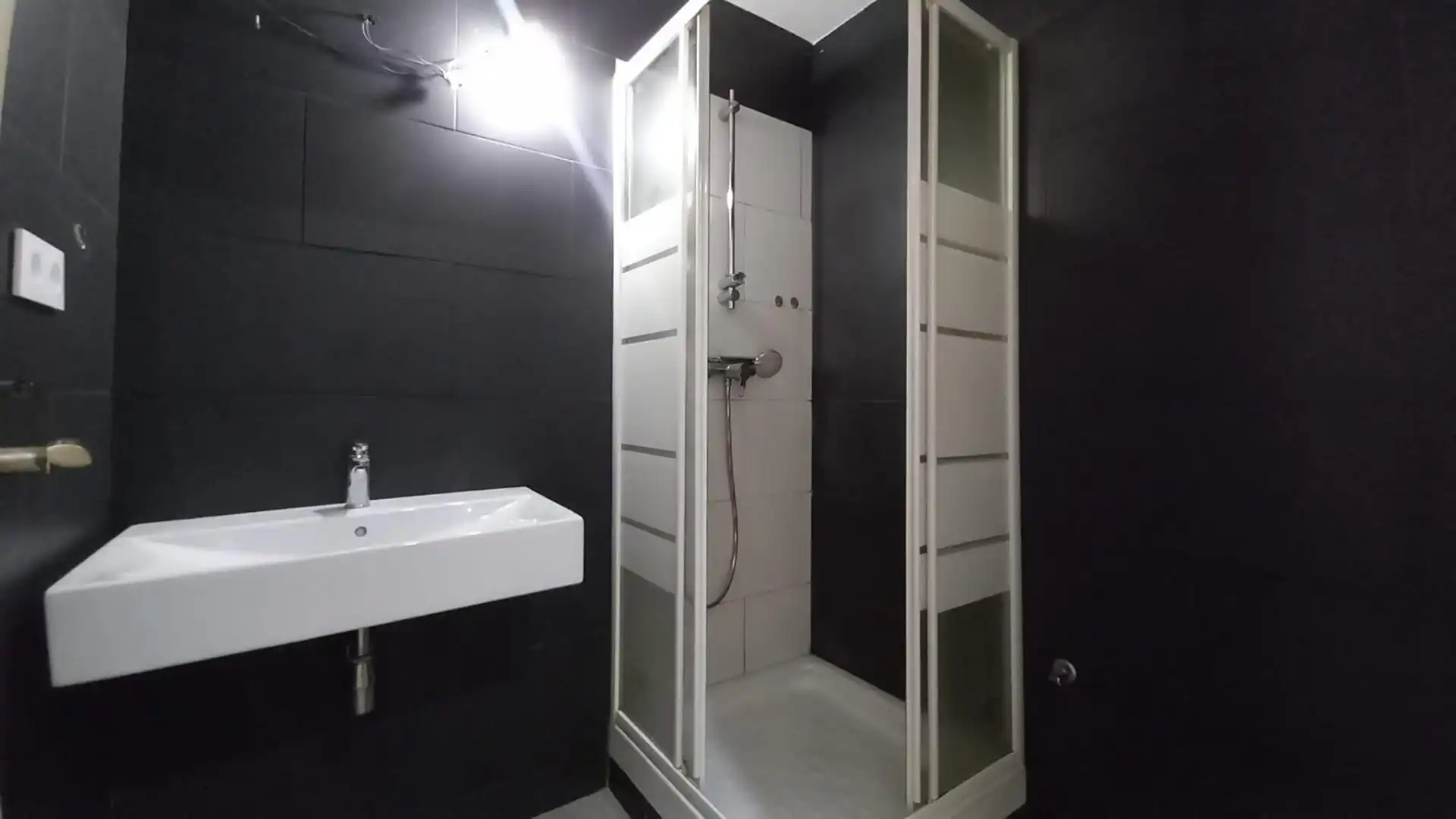 Bathroom of Ground floor for sale in Vilanova i la Geltrú  with Air Conditioner and Alarm