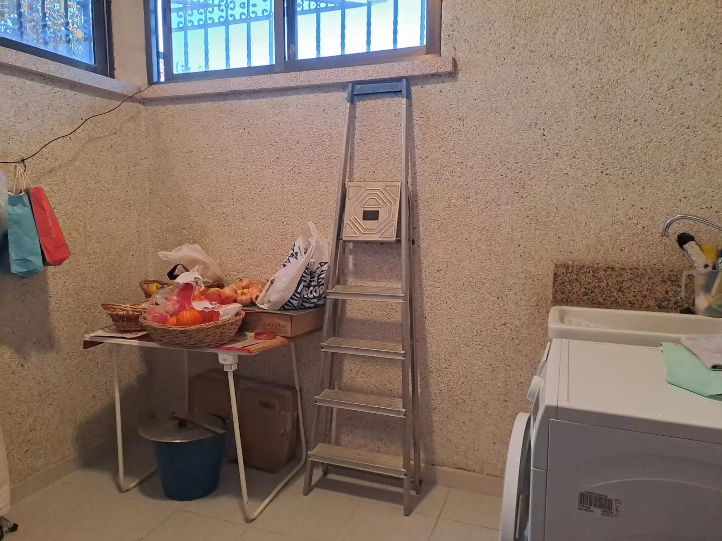 Balcony of Houses for sale in Aranjuez  with Air Conditioner, Heating and Private garden