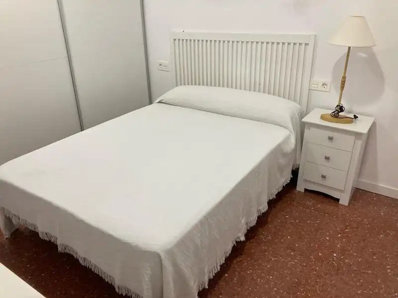 Habitación de Piso de alquiler en Vélez-Málaga con Aire acondicionado, Calefacción y Amueblado