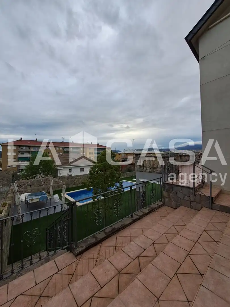 Terrassa de Casa o xalet en venda en Terrassa amb Terrassa i Piscina