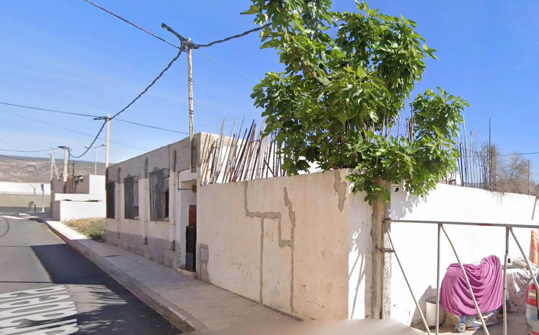Vista exterior de Casa o xalet en venda en Vícar amb Jardí privat