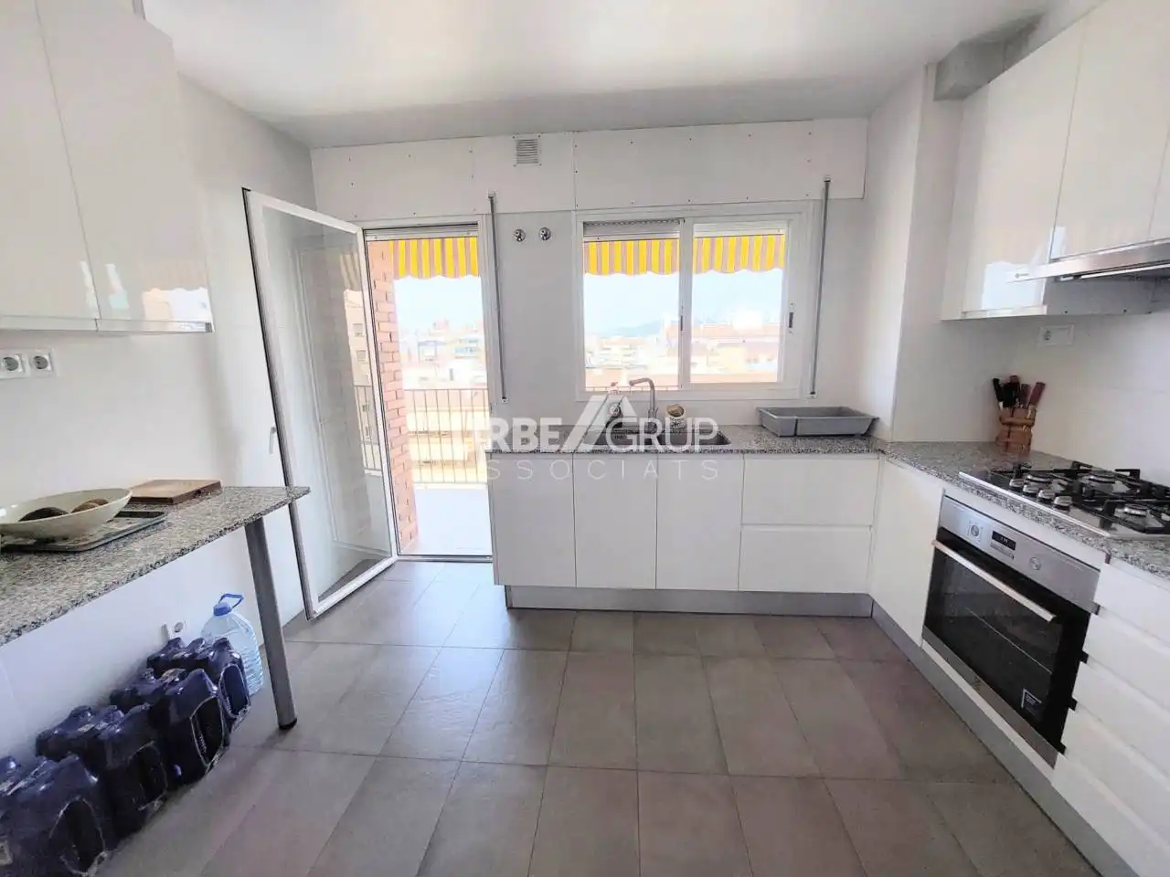 Vista exterior de Piso en venta en Terrassa con Calefacción, Parquet y Terraza