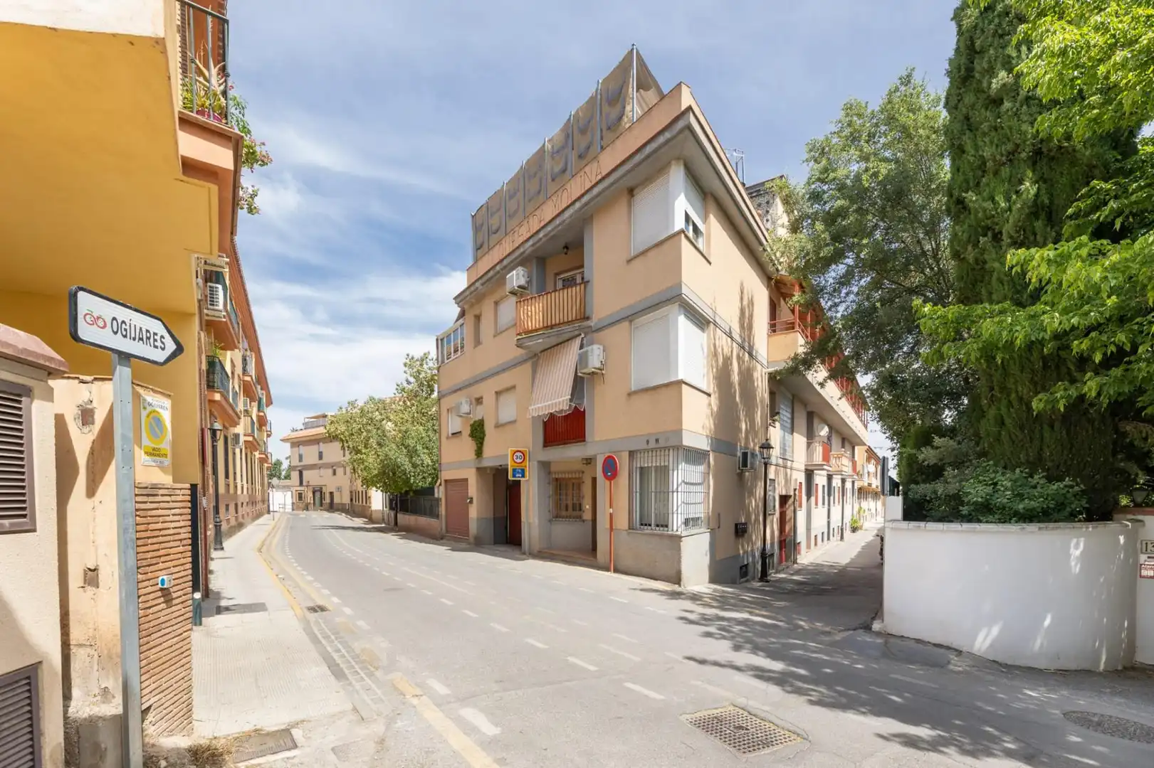 Außenansicht von Maisonette zum Verkauf in Ogíjares mit Terrasse