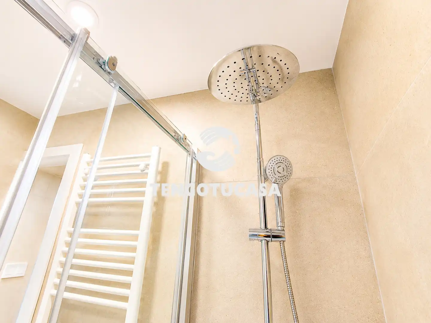 Bathroom of Flat for sale in Madrid  with Air Conditioner, Heating and Furnished
