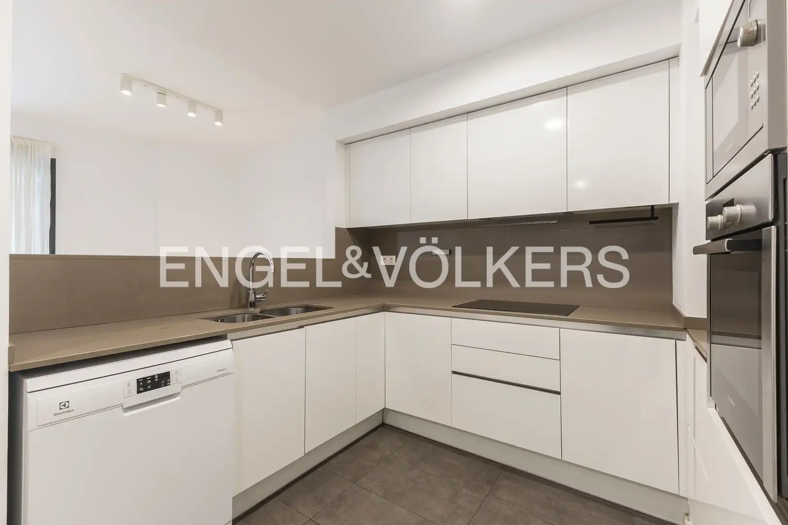 Cuina de Apartament en venda en Barcelona amb Aire condicionat, Calefacció i Terrassa