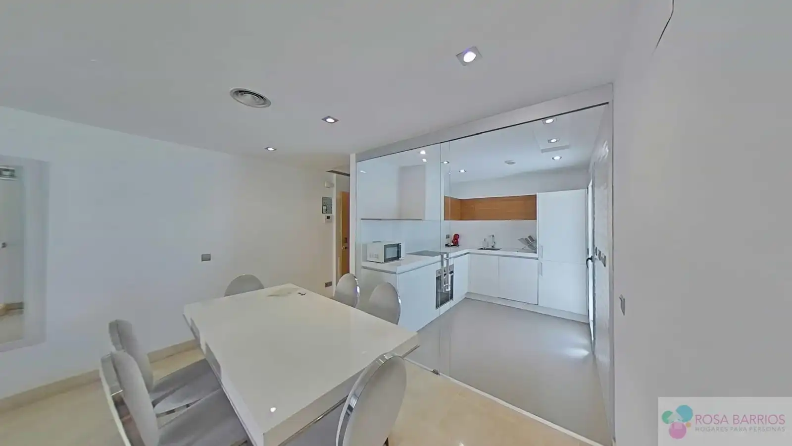 Küche von Dachboden zum Verkauf in Marbella mit Klimaanlage, Terrasse und Möbliert