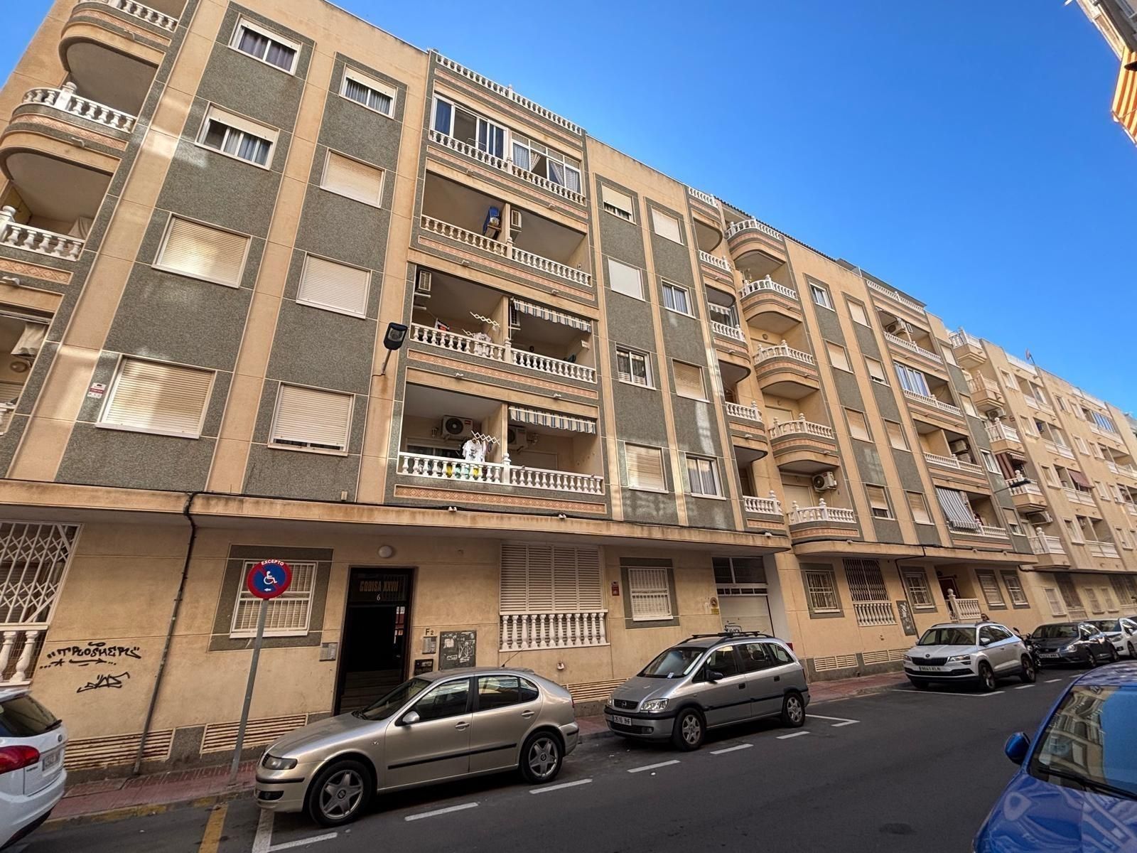 Exterior view of Apartment for sale in Torrevieja  with Air Conditioner, Terrace and Balcony