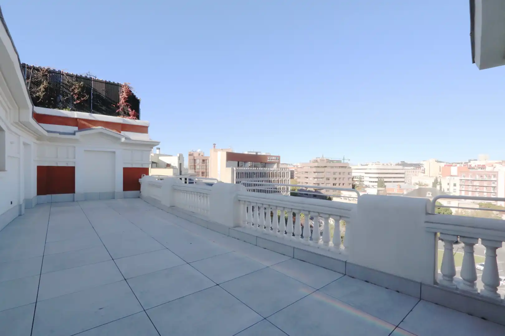 Terraza de Ático en venta en Madrid con Aire acondicionado, Calefacción y Jardín privado