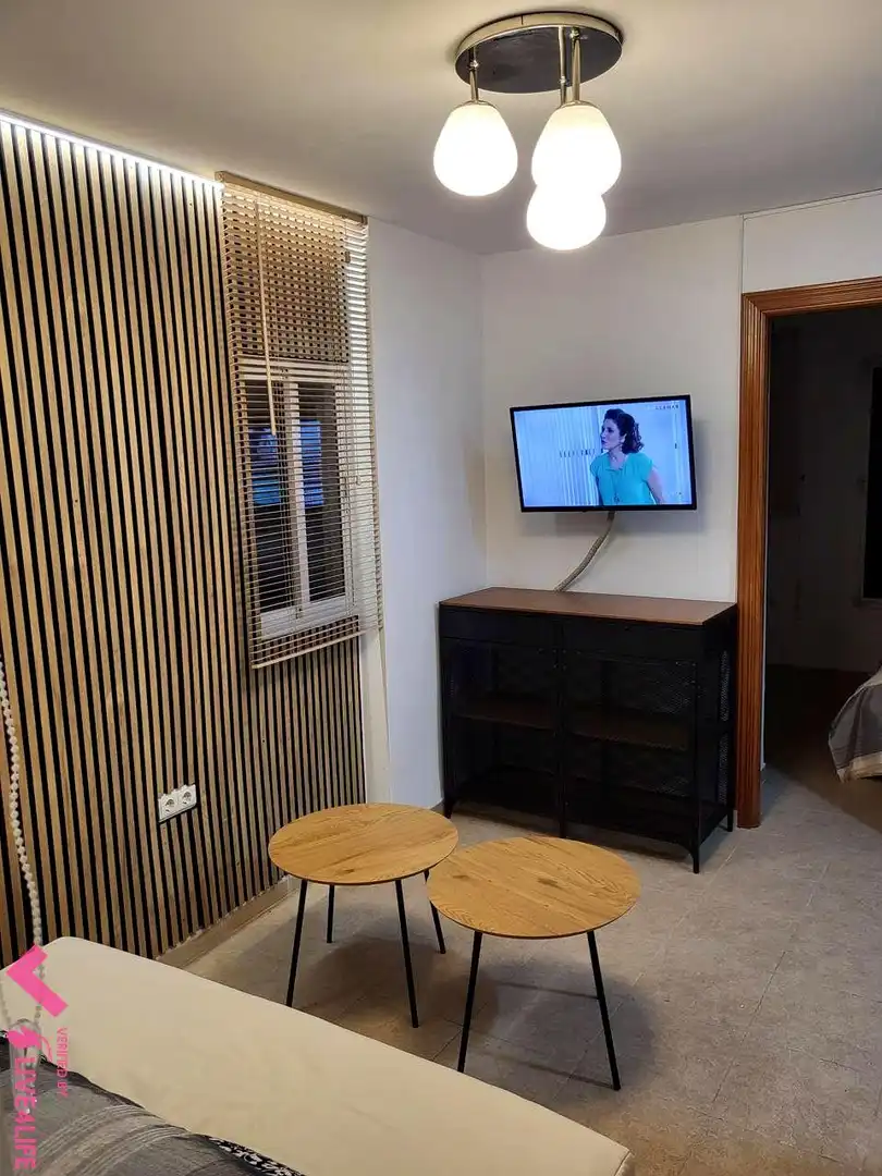Living room of Attic for rent in Sevilla  with Air Conditioner, Terrace and Furnished