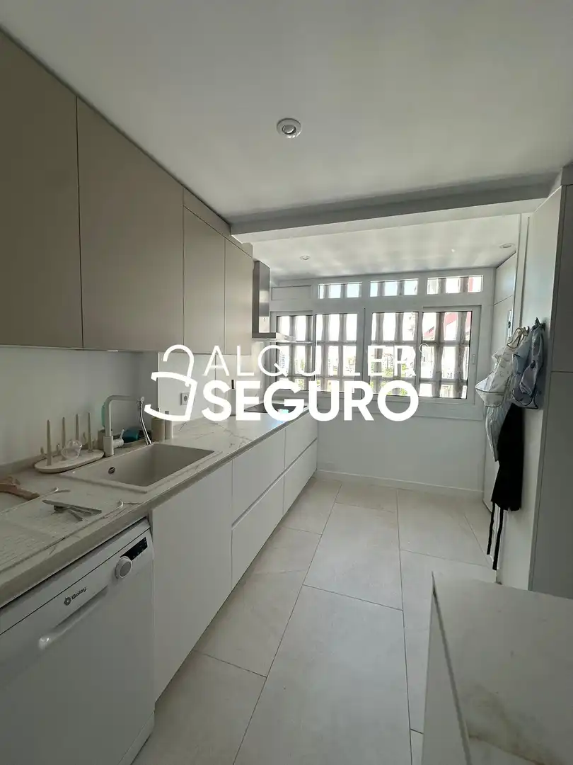 Cuina de Pis de lloguer en Fuenlabrada amb Aire condicionat, Calefacció i Terrassa