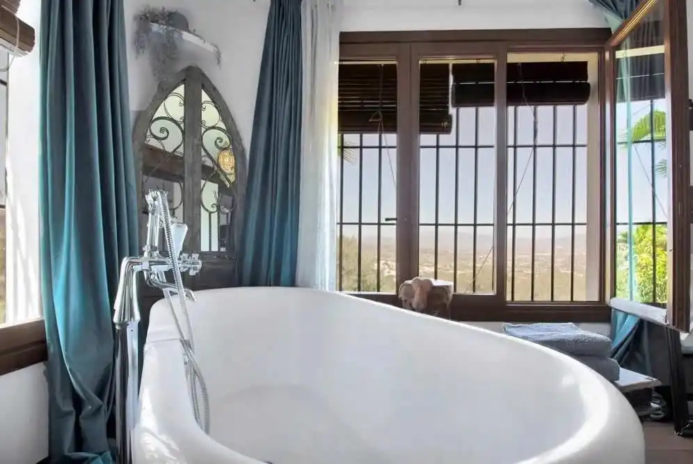 Baño de Casa o chalet en venta en Alhaurín El Grande con Jardín privado y Piscina comunitaria