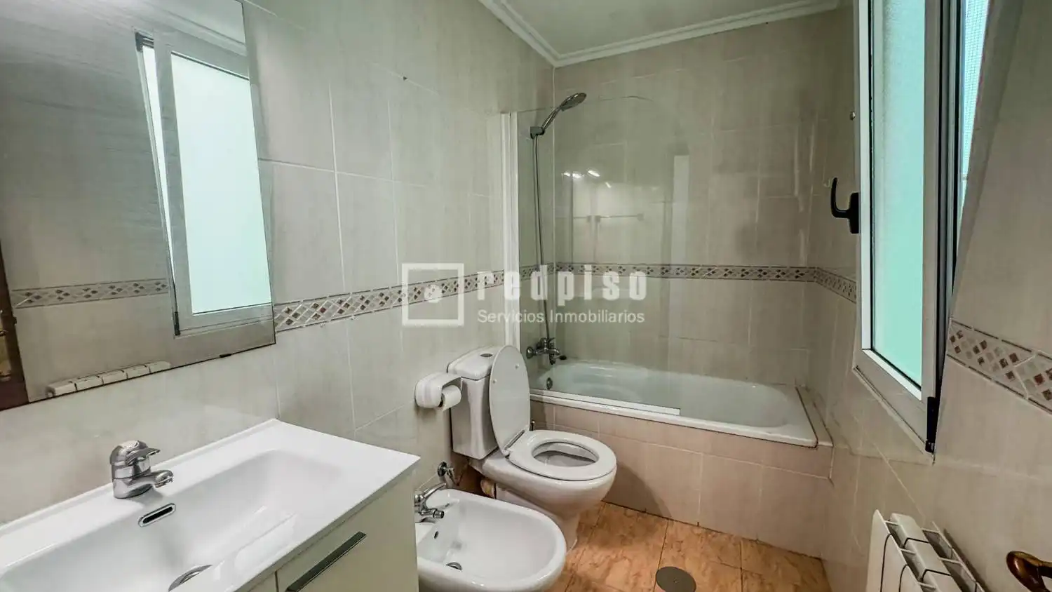 Baño de Piso en venta en Ferrol con Amueblado
