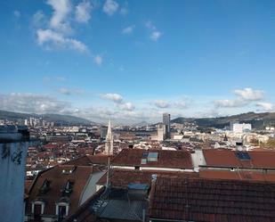 Vista exterior de Àtic en venda en Bilbao 