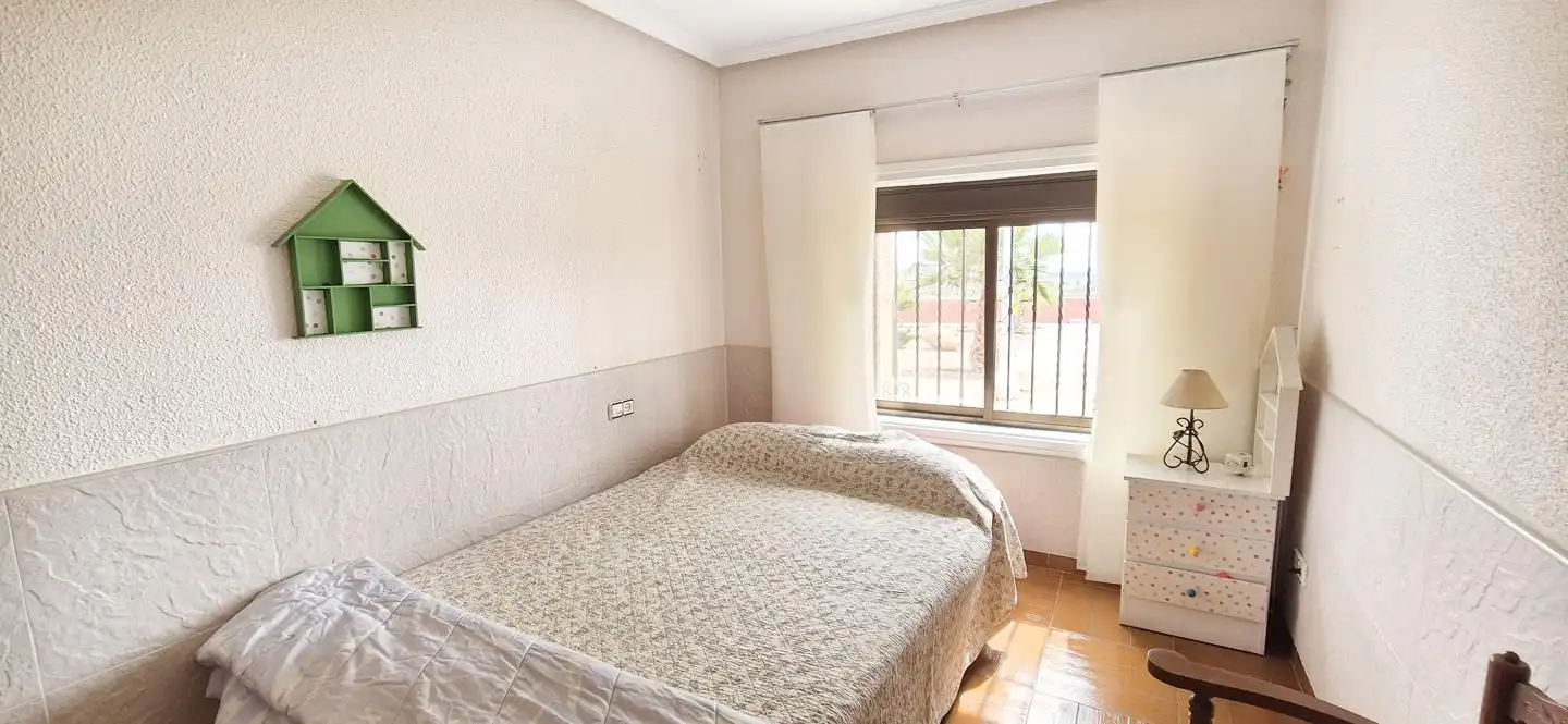 Dormitori de Casa o xalet en venda en Elche / Elx amb Aire condicionat, Jardí privat i Traster
