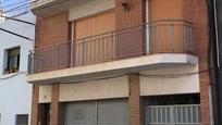 Vista exterior de Casa adosada en venda en Pineda de Mar amb Calefacció, Terrassa i Forn