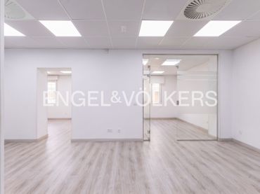 Bajo con ascensor en venta en Máiquez