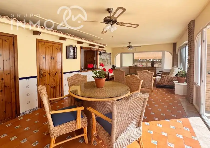 Casa adosada en venta en Sueca con Aire acondicionado, Calefacción y Jardín privado