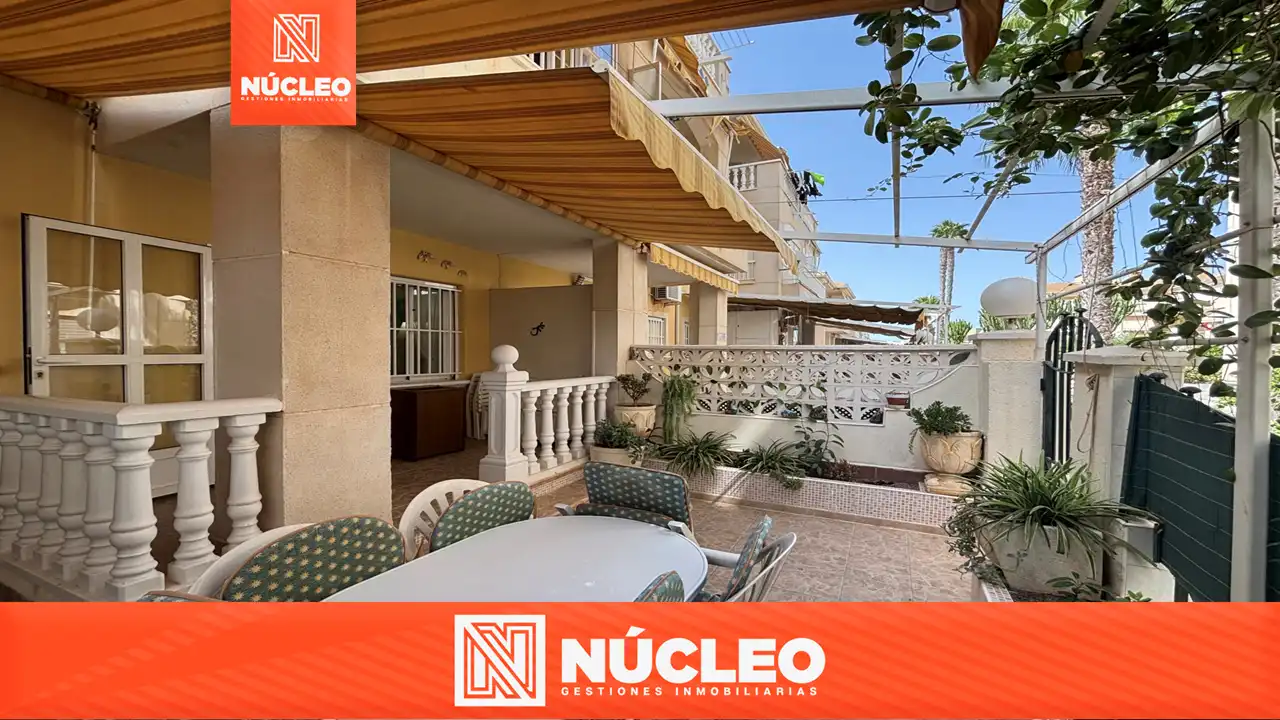 Terraced house for sale in Avinguda Salamanca 12