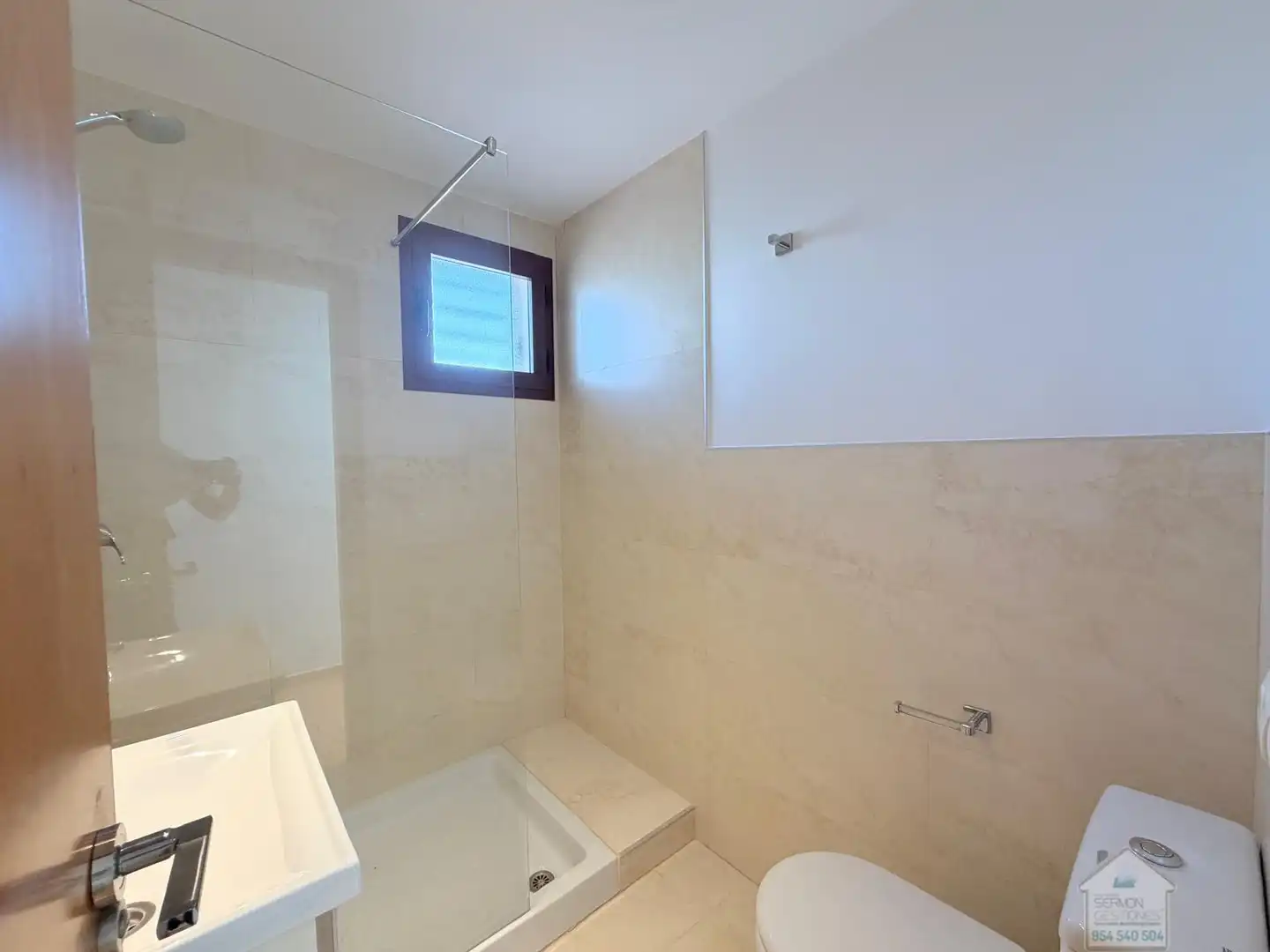 Baño de Casa o chalet de alquiler en Montequinto con Aire acondicionado, Parquet y Terraza