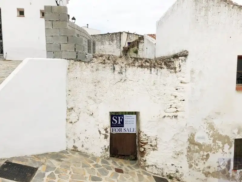 Adossat en venda a Salares