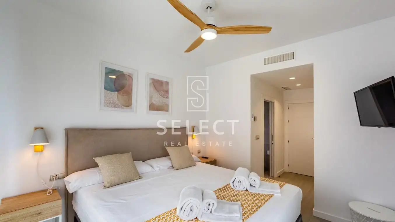 Habitación de Apartamento en venta en Motril con Aire acondicionado, Calefacción y Jardín privado