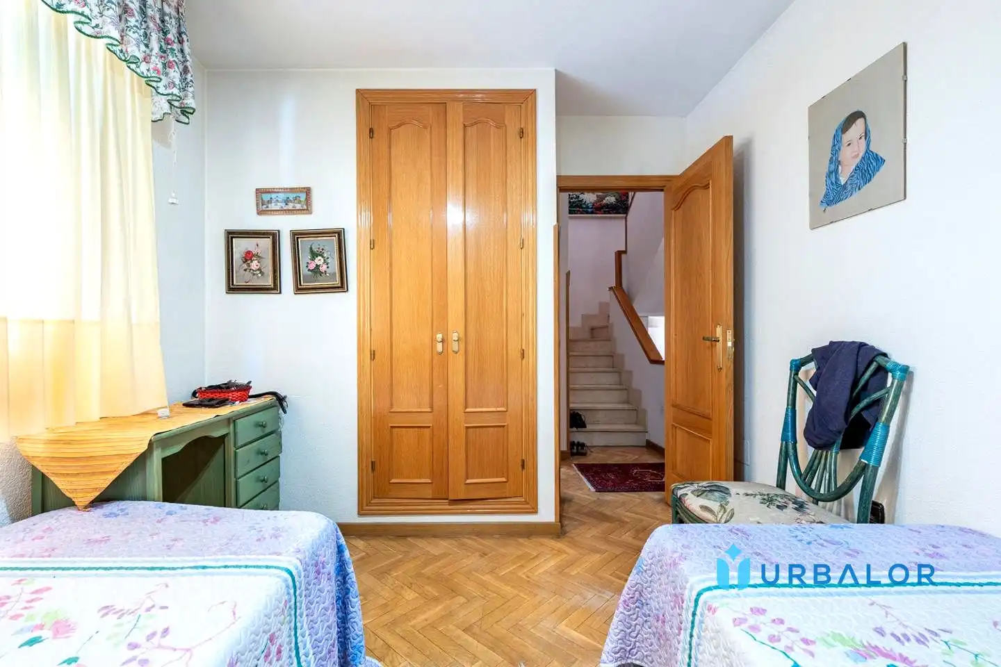 Habitación de Casa adosada en venta en Alcorcón con Calefacción, Jardín privado y Parquet