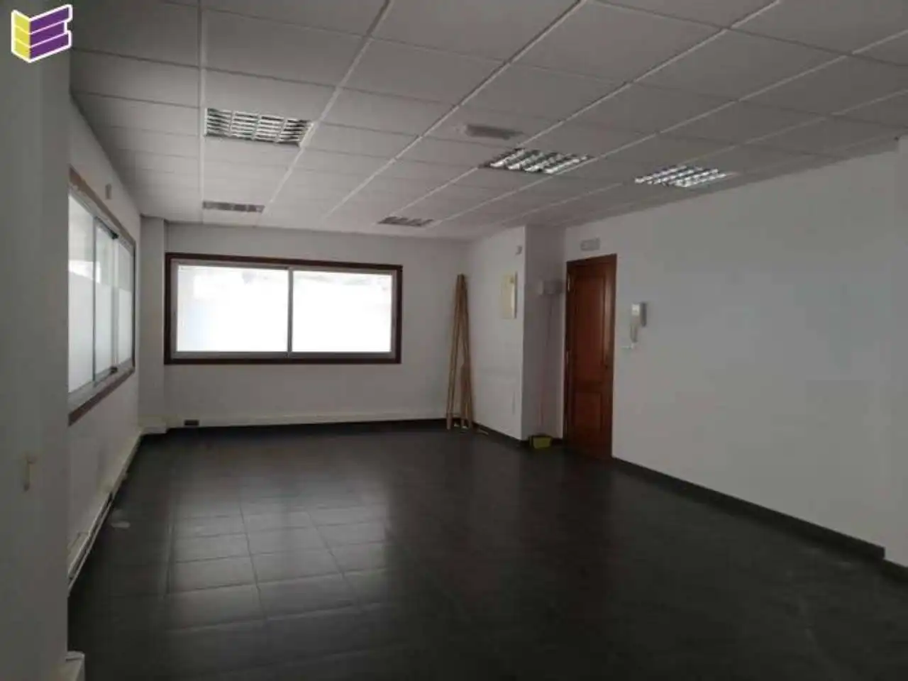 Office for sale in Navia