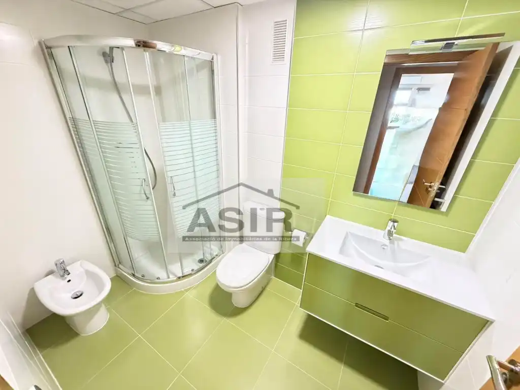 Bathroom of Flat for rent in Alzira  with Air Conditioner