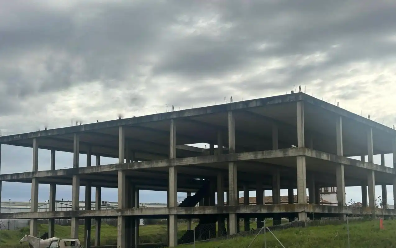 Außenansicht von Fabrik Grundstücke zum Verkauf in Huévar del Aljarafe