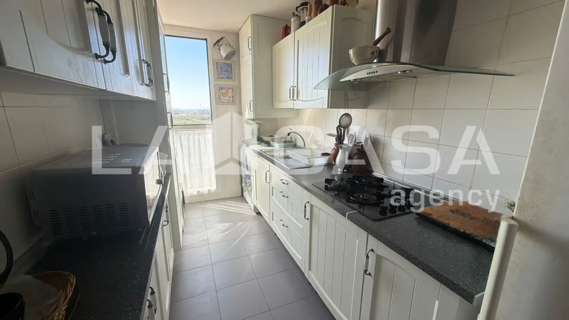 Cuina de Pis en venda en Dos Hermanas amb Aire condicionat, Calefacció i Terrassa