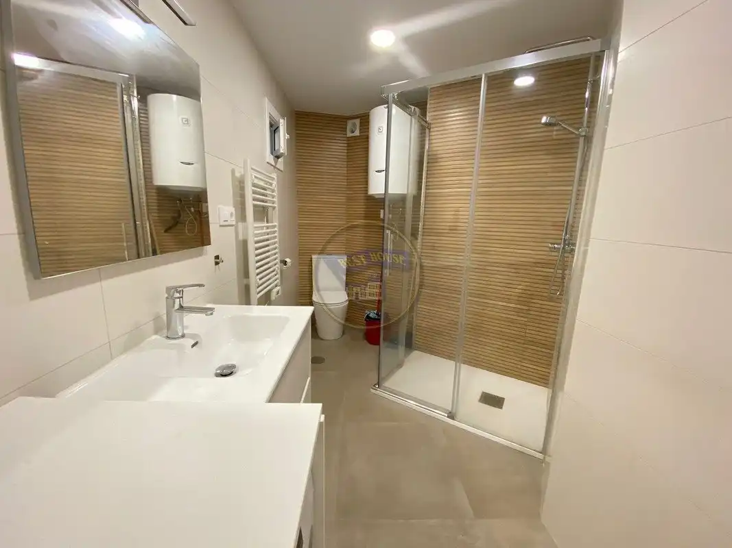 Badezimmer von Wohnungen zur Miete in Vigo  mit Heizung