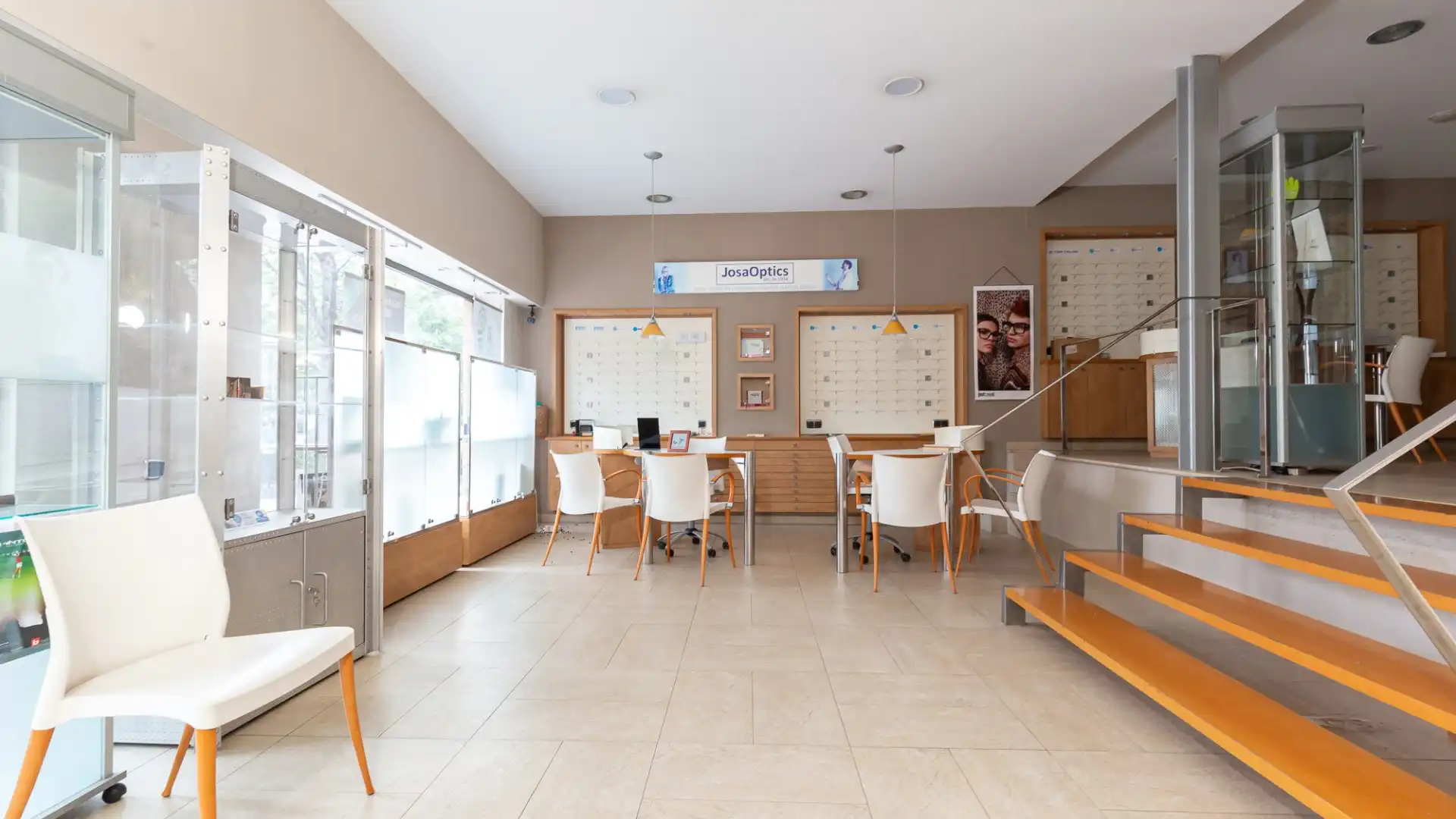 Local de alquiler en Sant Just Desvern con Aire acondicionado