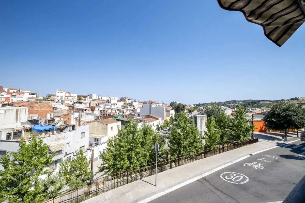 Vista exterior de Casa o chalet en venta en Terrassa con Calefacción, Terraza y Trastero