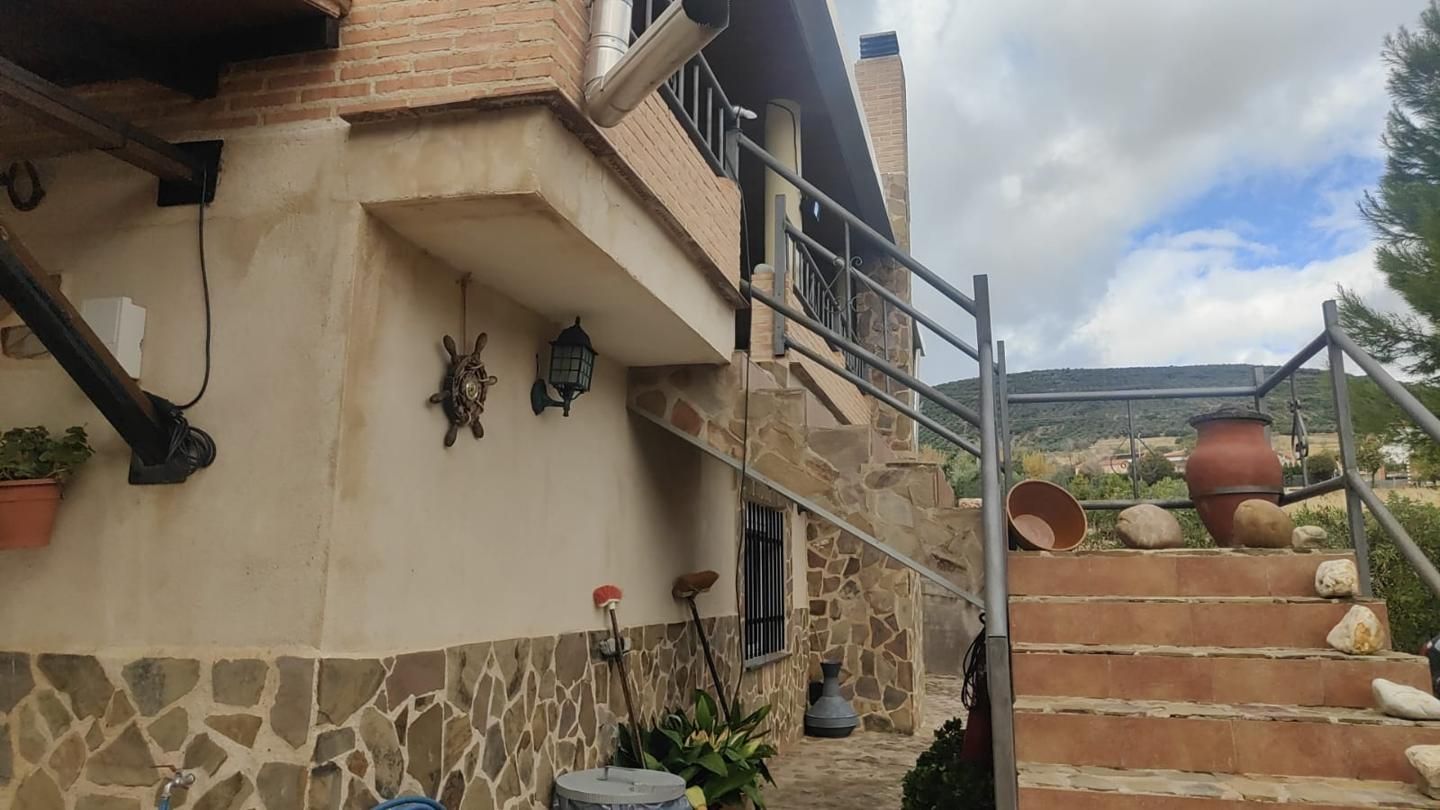 Exterior view of Country house for sale in Hinojosas de Calatrava  with Private garden and Swimming Pool