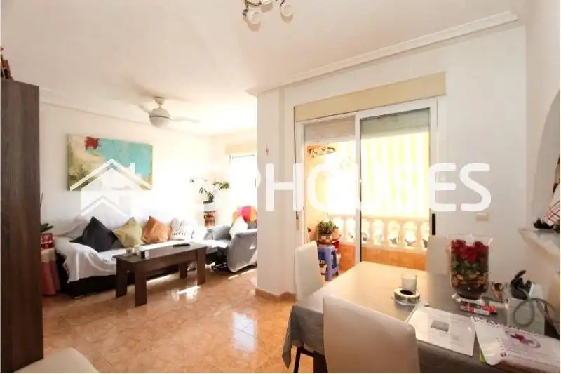 Sala de estar de Apartamento en venta en Guardamar del Segura con Terraza y Balcón