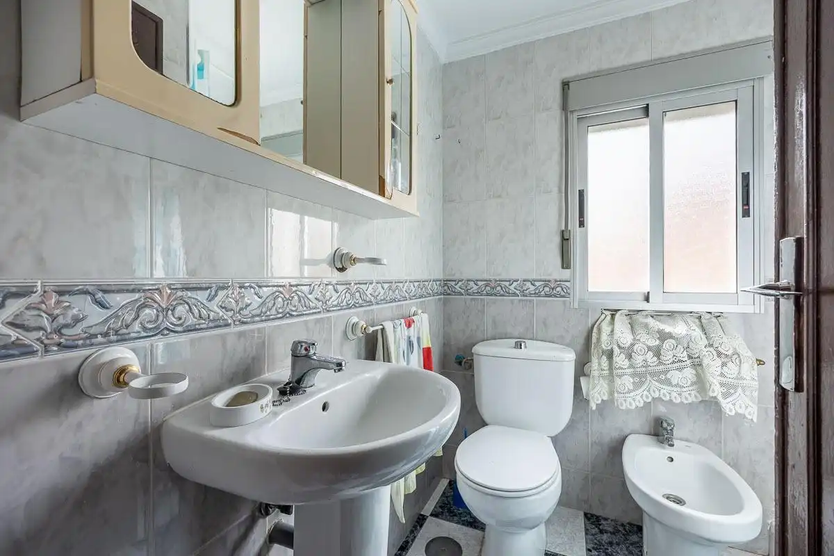 Baño de Piso en venta en Granada con Balcón