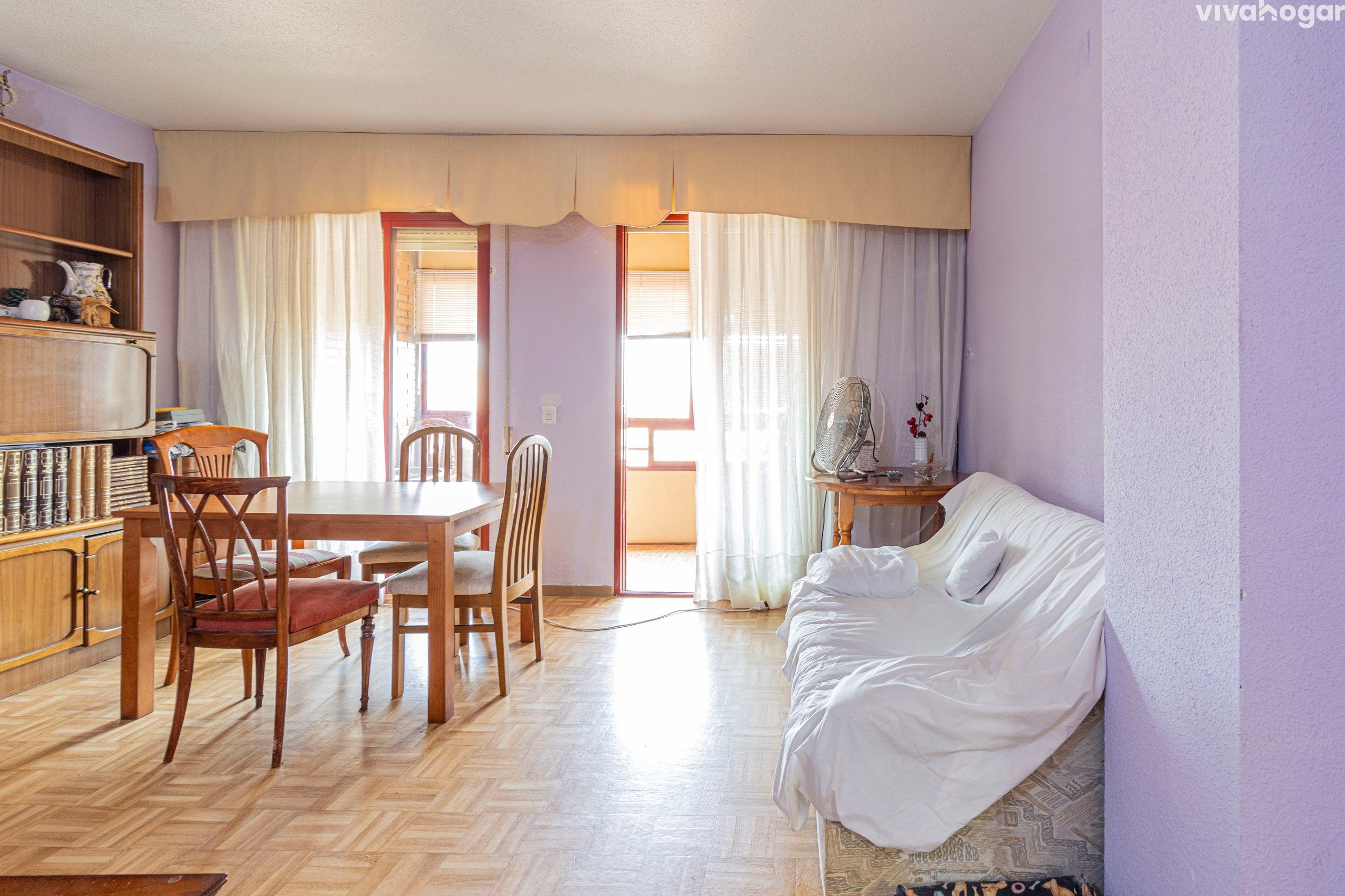 Bedroom of Flat for sale in  Madrid Capital  with Heating, Terrace and Furnished