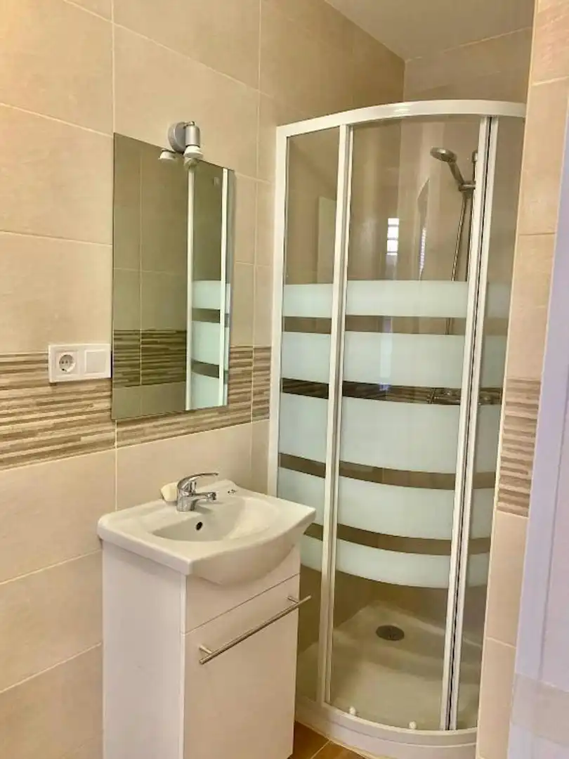 Baño de Piso de alquiler en Madrid con Aire acondicionado, Calefacción y Amueblado
