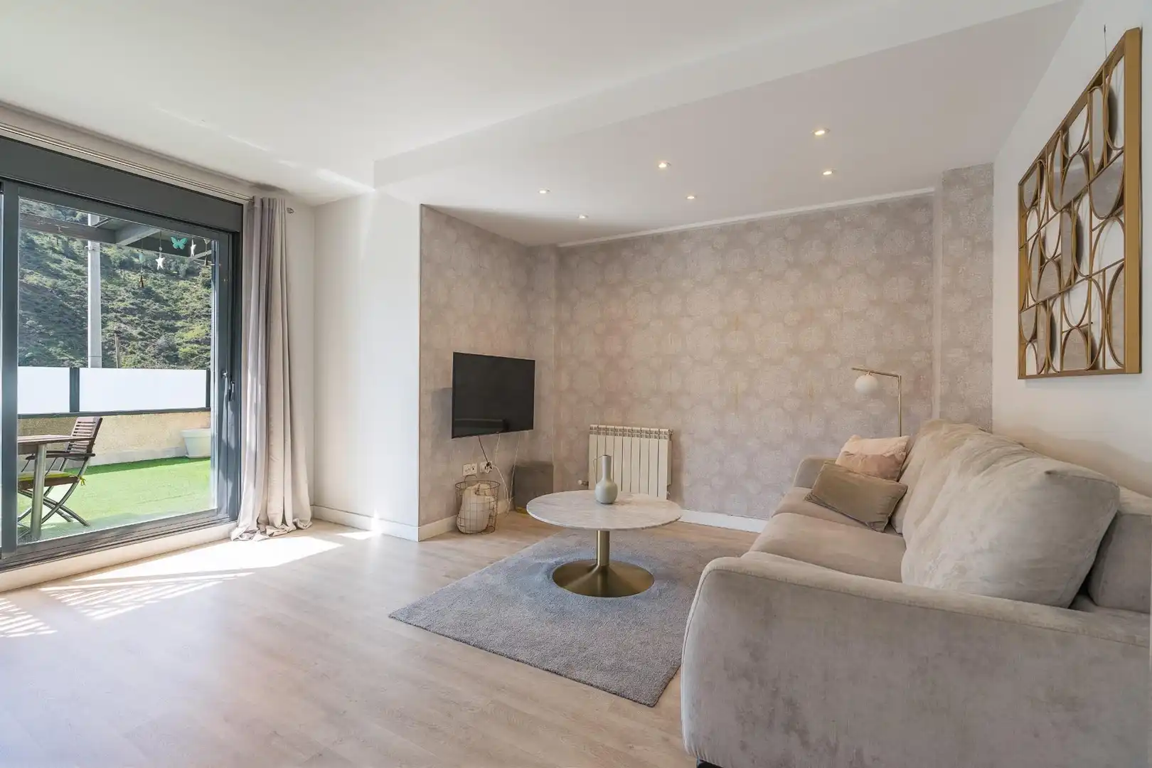 Sala de estar de Casa adosada en venta en Granada con Jardín privado y Balcón