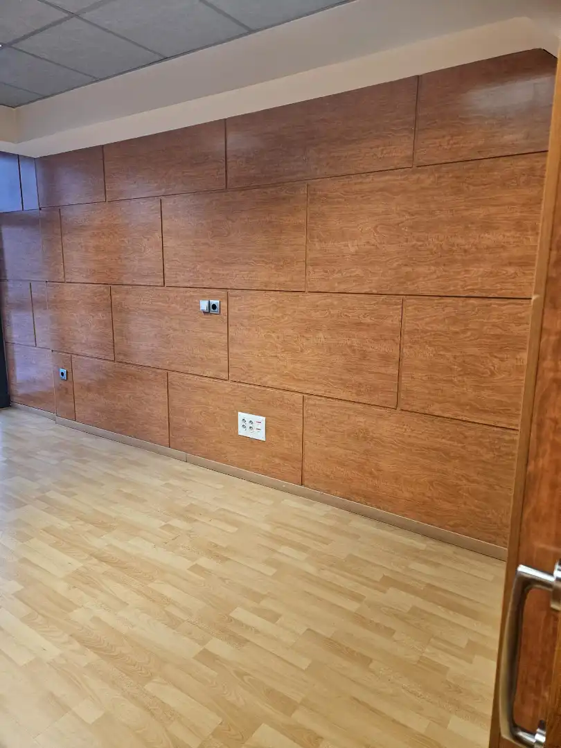 Büro zur Miete in Barcelona mit Klimaanlage und Balkon