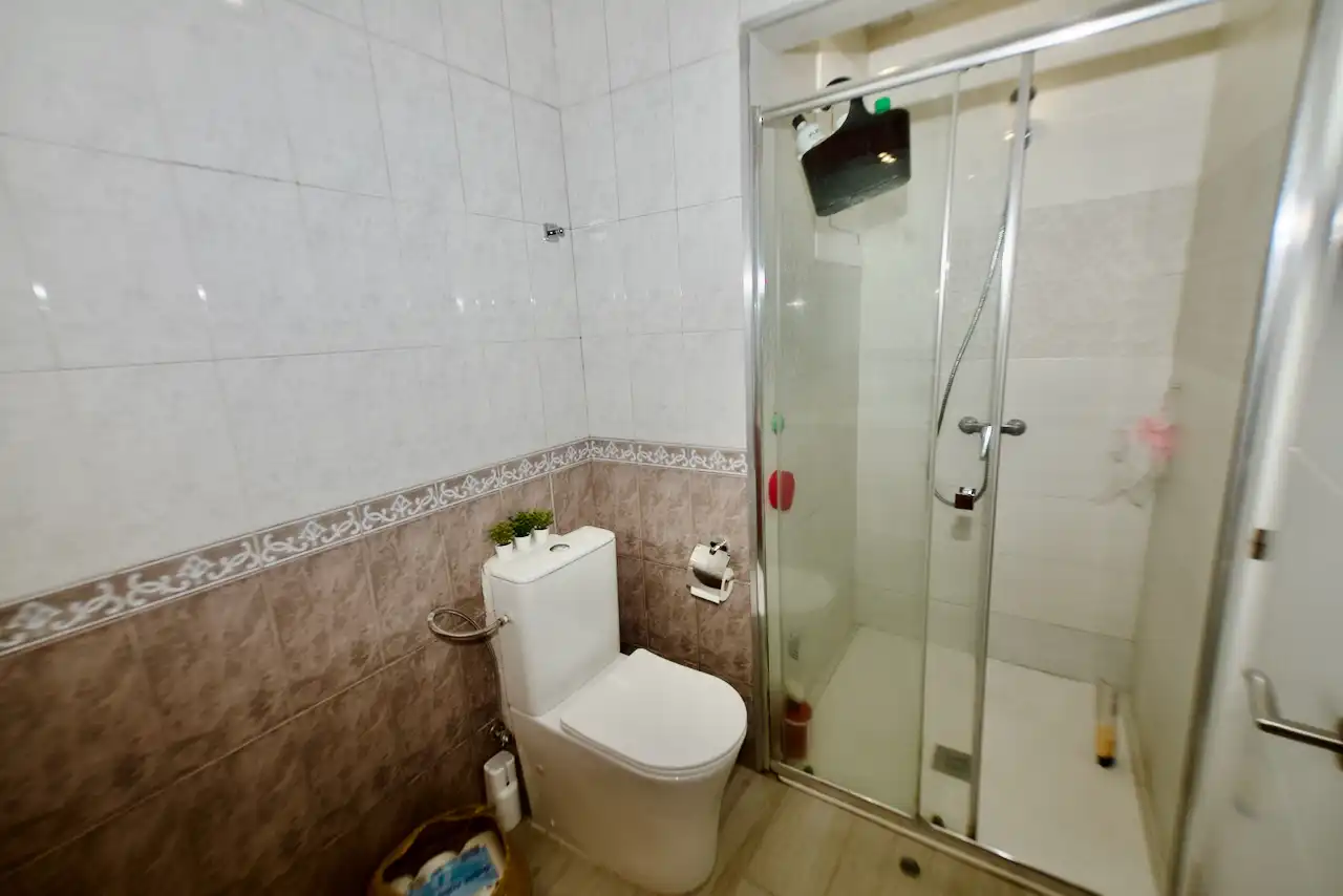 Badezimmer von Wohnung zum Verkauf in Terrassa mit Klimaanlage, Heizung und Parkett