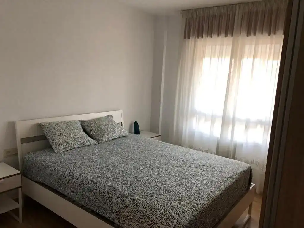 Schlafzimmer von Wohnung zur Miete in  Albacete Capital mit Balkon
