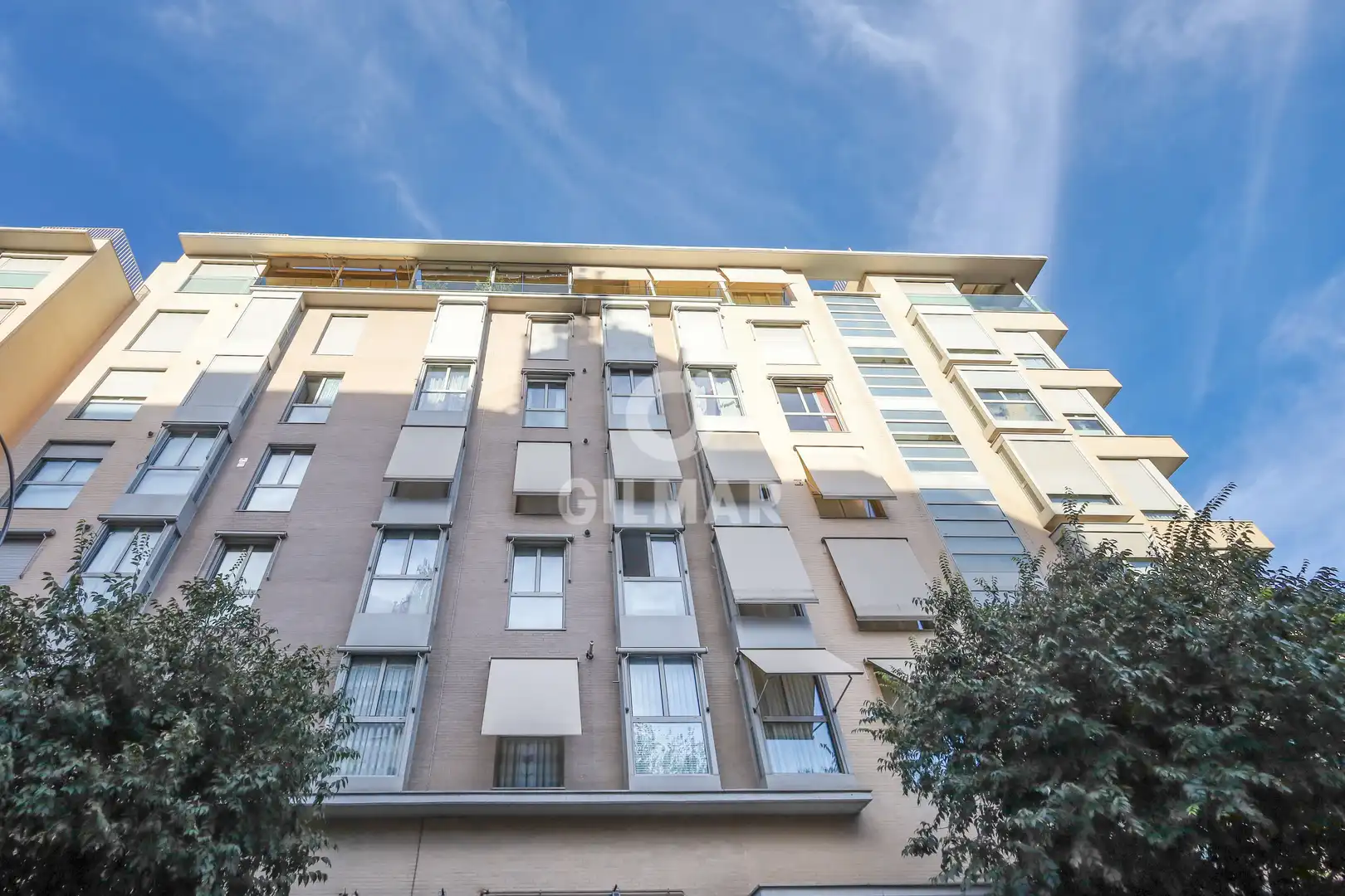 Vista exterior de Pis en venda en Madrid amb Calefacció, Jardí privat i Traster