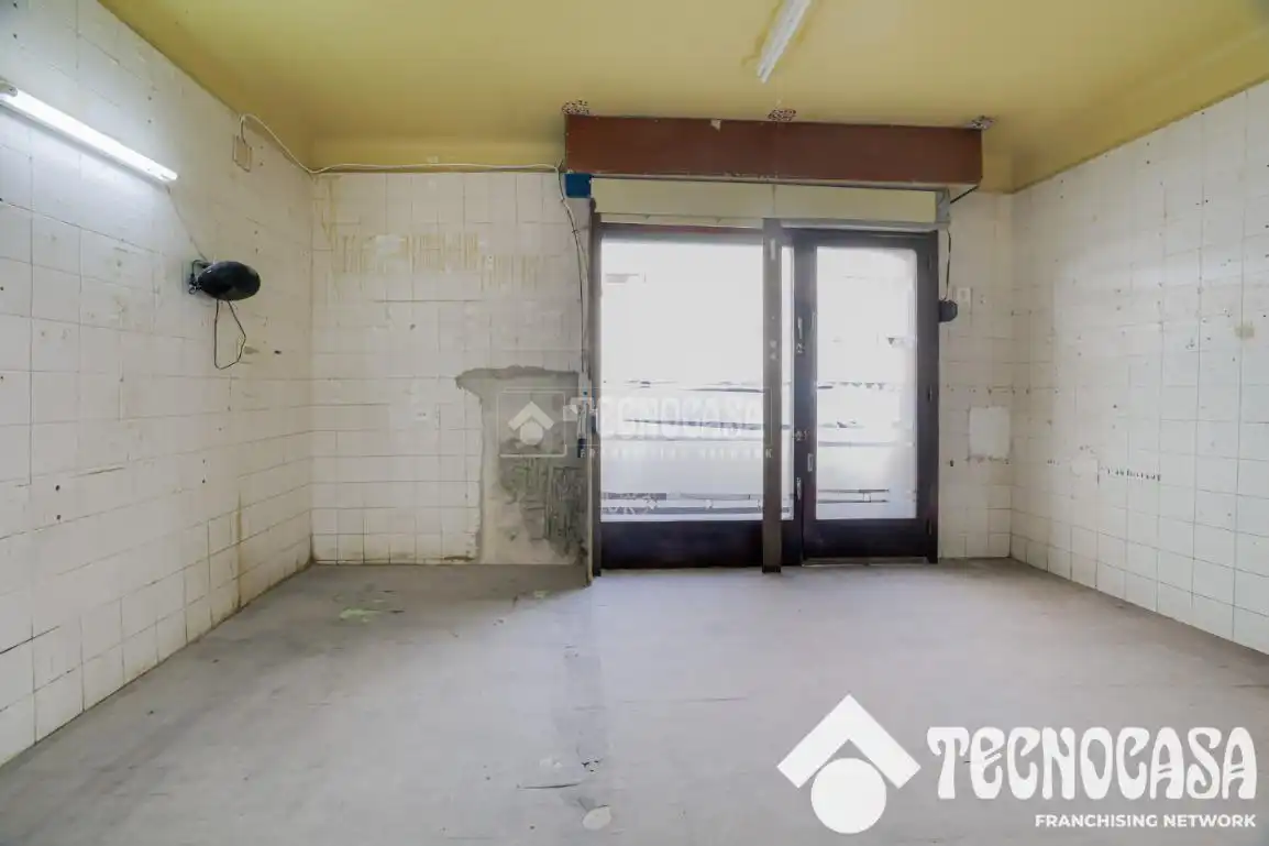 Local en venta en Badalona