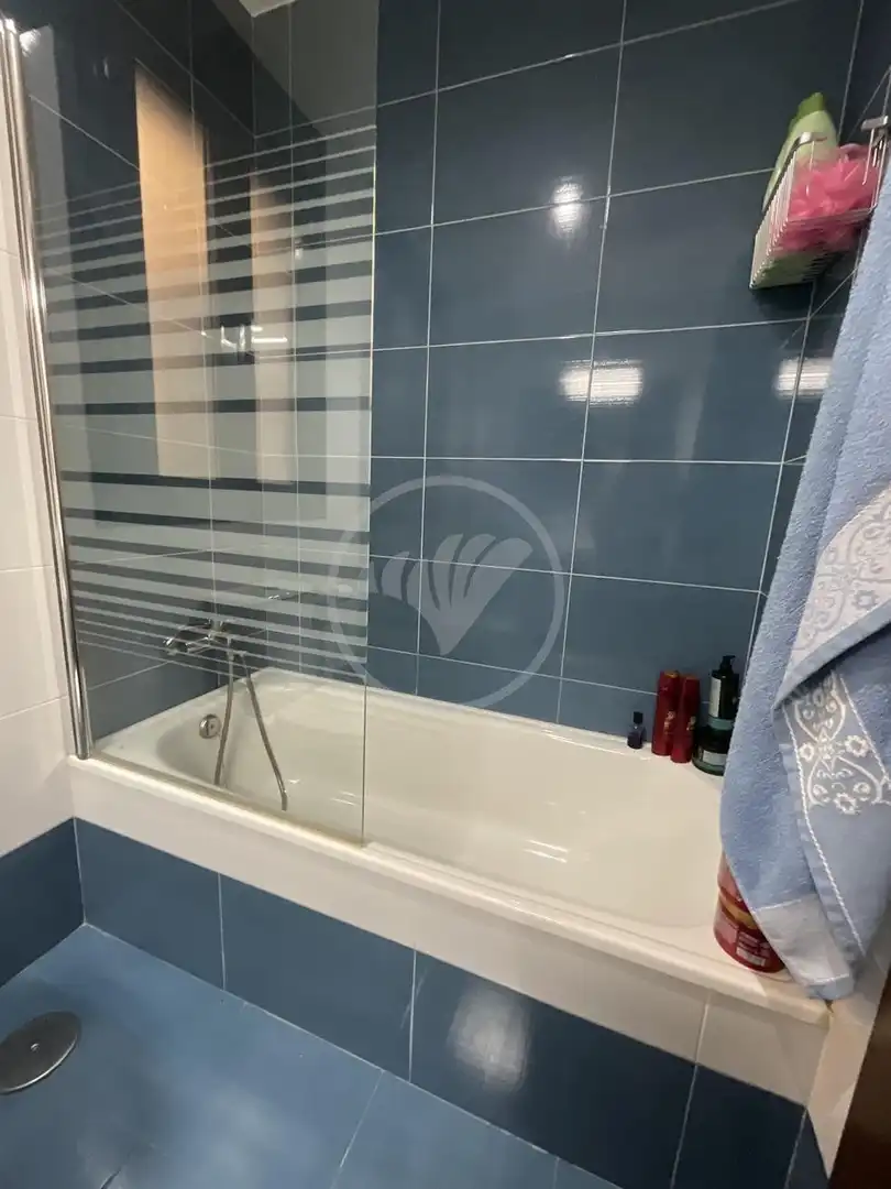 Baño de Piso de alquiler en Linares con Aire acondicionado, Terraza y Amueblado