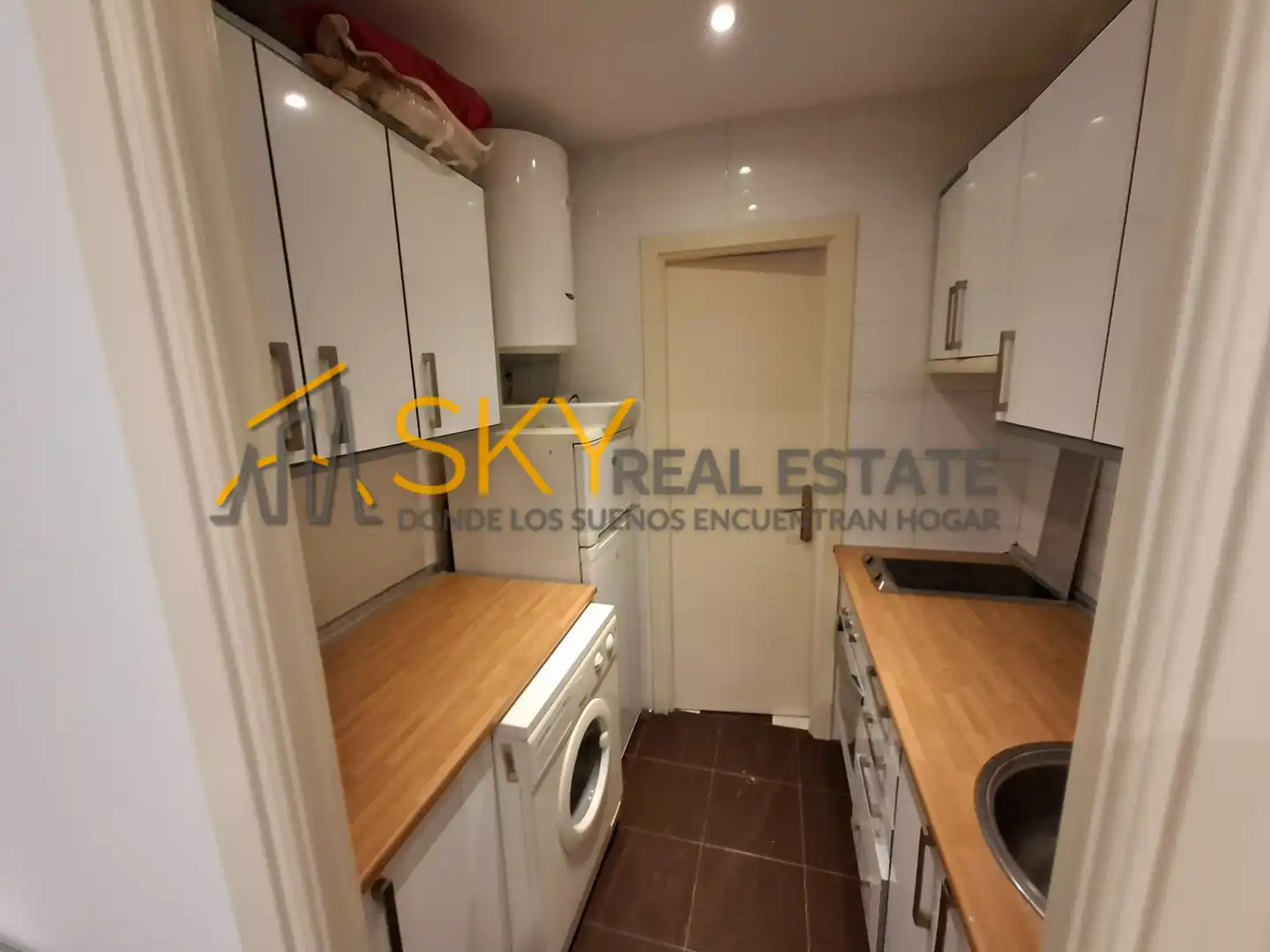 Kitchen of Flat for rent to own in Madrid  with Furnished